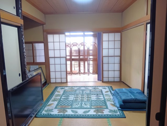 北東側の続き和室には広縁や床の間を備え、贅沢な和空間になっています！