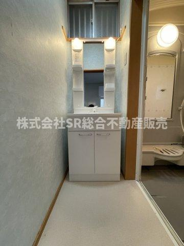 窓付の明るい脱衣場です！