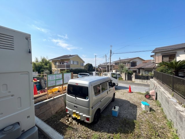 周辺は車通りも少なく、静かな環境が整っております。詳細は「ウスイホーム追浜店：0120-577-776」まで！お問い合わせお待ちしております。※写真は一部AIにより加工をしております。