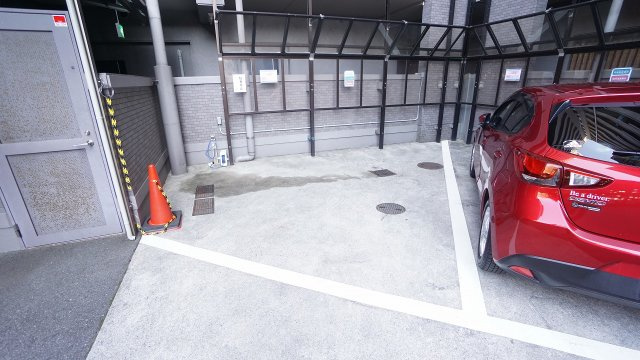 嬉しい洗車スペース、水道設備つき