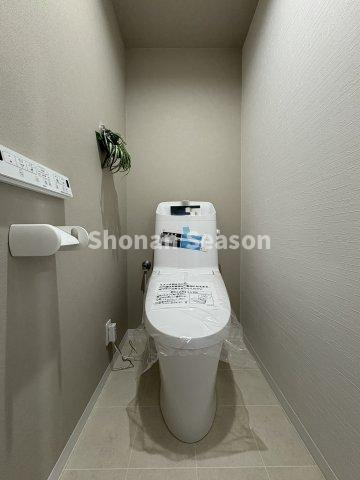 オールシーズン暖かな便座で快適な温水洗浄便座に新規交換済み。