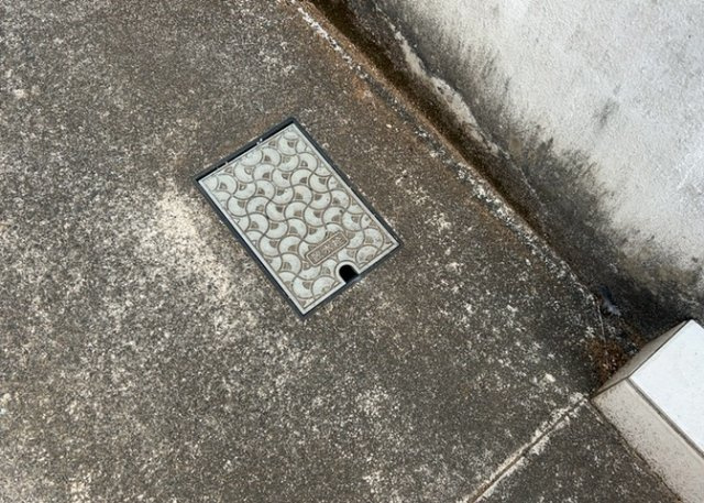 敷地内に散水栓や立水栓があると便利です。水道水を直接利用できるため、水を運ぶ手間を省くことが出来ます。大量の水を必要とする洗車作業や清掃などに役立ちます。その他設備とあわせて、現地でご確認ください。