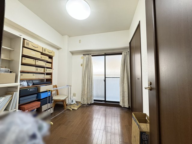 北側洋室約4.6帖　※リフォーム前の写真です。（2025年7月）