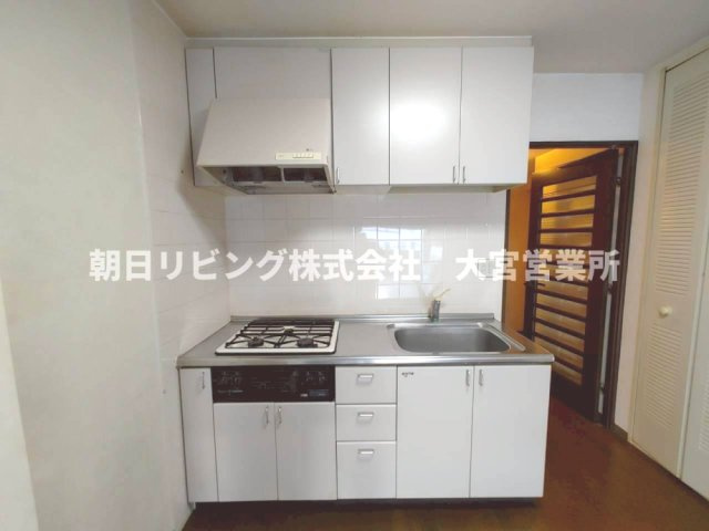 洋室15帖のキッチン