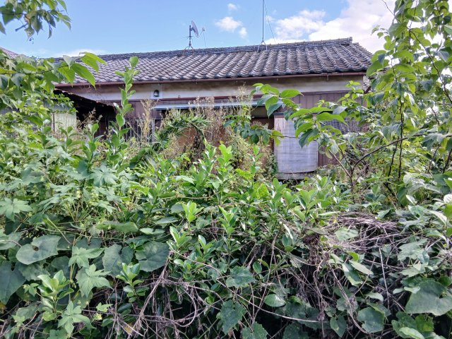 宅地部分（古家あり）※古家は見れません。居住不可。