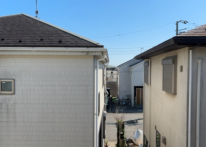 眺望を気にして物件を探す場合、前面に建物が建っていないか現地で確認しましょう！前面に建物があると景色はもちろん、日当たりや風通しにも影響が出てきます。住んだ時のことを想像しながら現地見学をしましょう。