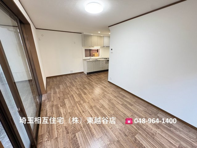 東武スカイツリーライン「大袋」駅徒歩約12分！全居室6帖以上・全居室に収納がある3LDK・納戸！2026年5月リフォーム完了！キッチン・洗面・浴室がまとまった水回り動線で、家事の移動もスムーズ！