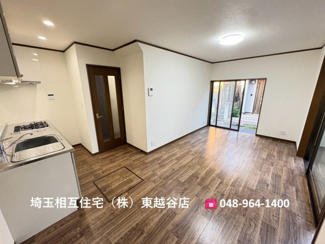 東武スカイツリーライン「大袋」駅徒歩約12分！全居室6帖以上・全居室に収納がある3LDK・納戸！2026年5月リフォーム完了！キッチン・洗面・浴室がまとまった水回り動線で、家事の移動もスムーズ！