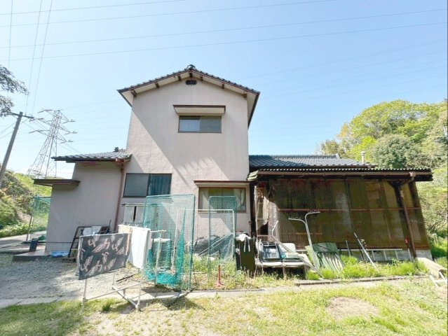 木造セメント瓦葺2階建て！