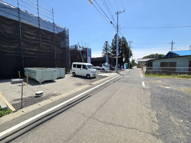 現地写真　西側前面道路幅員約4.5ｍ