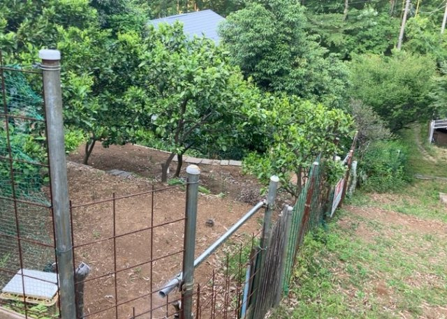 土地の形が極端に長細かったり、狭小地、あるいは道路との高低差がある傾斜地だった場合、後々売ろうとしても買い手がつかない場合もあります。後々、売却することになった時に価値の下がらない土地を選びましょう。