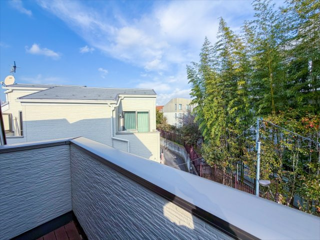 本物件より東側の眺望となっております。