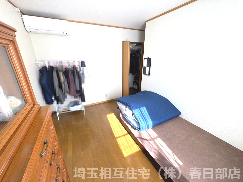 6．7帖　寝室　プライベートな空間だからこそシンプルに使いやすいデザインに。