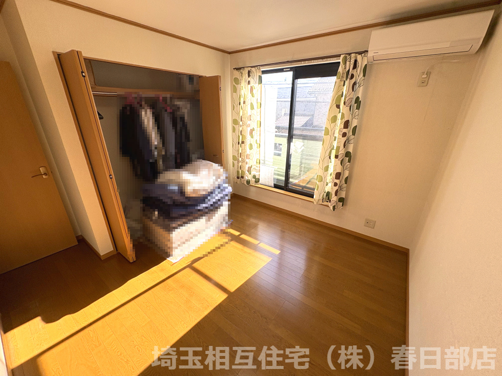 6帖　洋室　収納が充実しているので居住空間を広くお使いいただけます。