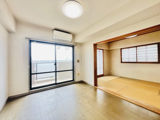 南西向きでたくさんの光が差し込みます。