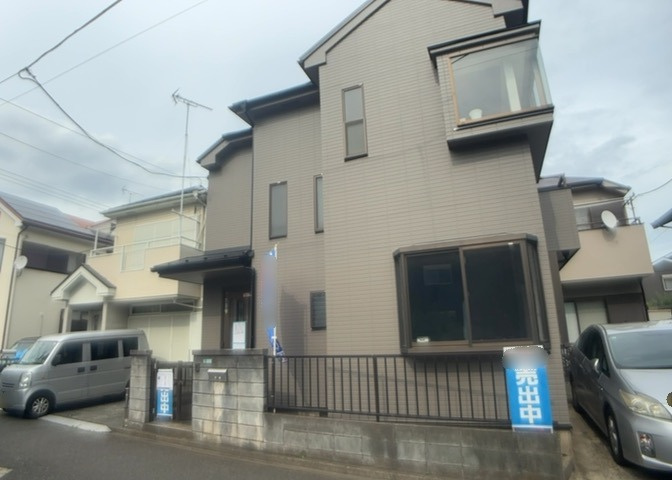 隣家の土地はどうなっているのか、生活利便施設が近くにあるのか、学校まで近いかなど、お客様のライフスタイルにあわせたイメージが重要です。また、近くにあると困る施設が近くにないかも確認するといいでしょう。