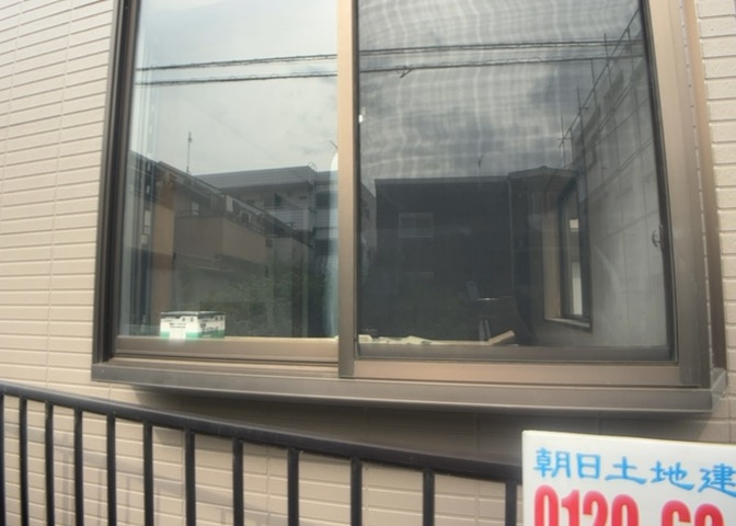 リビングの間取りの種類は大きくわけてリビングとダイニングが別になっているタイプ、リビングダイニング一体型です。どちらも一長一短ですので、家を選ぶ時はその両面をチェックして決めるようにしましょう。