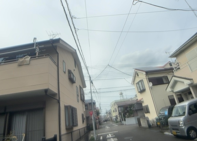 眺望を気にして物件を探す場合、前面に建物が建っていないか現地で確認しましょう！前面に建物があると景色はもちろん、日当たりや風通しにも影響が出てきます。住んだ時のことを想像しながら現地見学をしましょう。