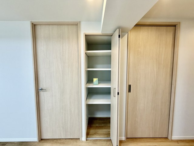 各部屋を最大限に広く使って頂ける様、全居住スペースに収納付。プライベートルームはゆったりと快適に。