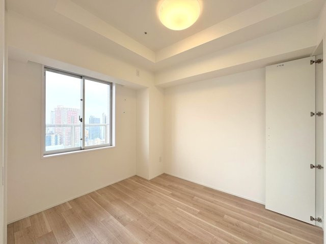 洋室6帖　間取り図右上の部屋