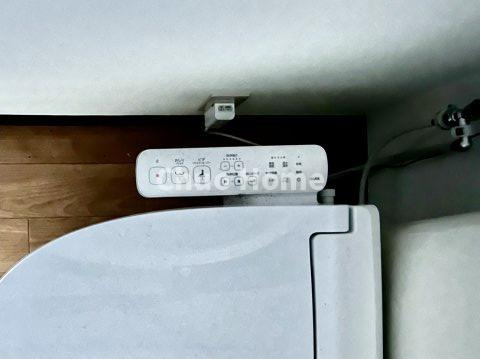 【ウォシュレット】清潔に使いたいお手洗いには最適な設備です。もちろんウォームレットも標準装備です。