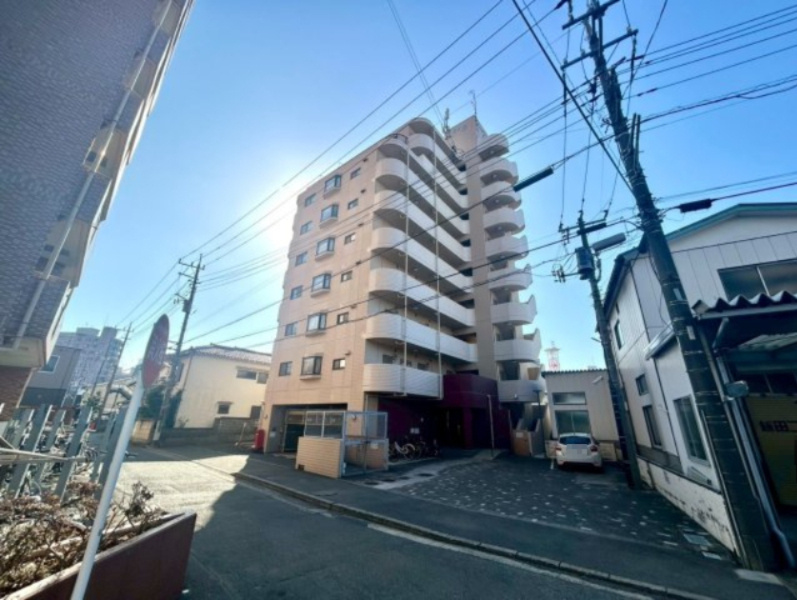 隣家の土地はどうなっているのか、生活利便施設が近くにあるのか、学校まで近いかなど、お客様のライフスタイルにあわせたイメージが重要です。また、近くにあると困る施設が近くにないかも確認するといいでしょう。