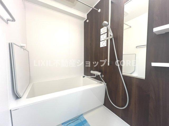 1坪タイプのユニットバス！半身浴にも使えるので思わずゆったり長風呂しちゃいそうですね。