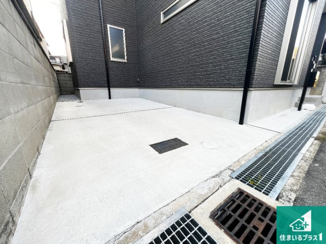 駐車スペース！散水栓があるので、こまめに愛車を洗えます！