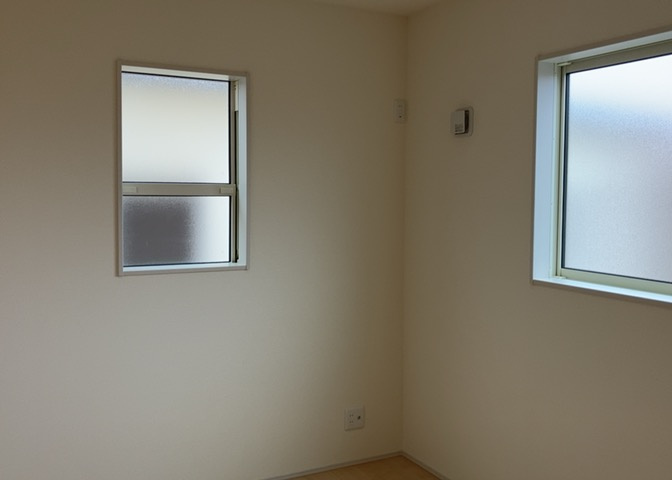 子供が何人でも年齢によっては、受験時にしっかり壁のある個室があった方が良い場合もあります。難しい問題ですが、兄弟の人数や、性別や年齢差によって状況が異なりますので、数年後のこともしっかり考えましょう。