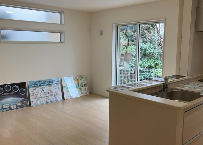 リビングの間取りの種類は大きくわけてリビングとダイニングが別になっているタイプ、リビングダイニング一体型です。どちらも一長一短ですので、家を選ぶ時はその両面をチェックして決めるようにしましょう。