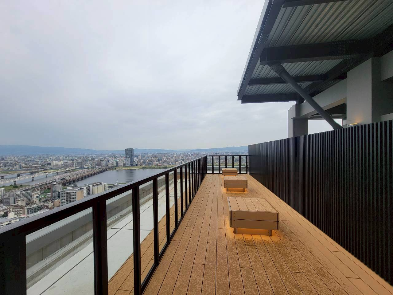 【スカイテラス】35階・屋上部分から望む圧巻の眺望！
