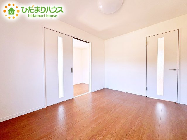 机にベットを置けば子供部屋の完成です！