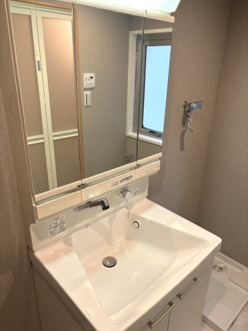 新ゆりグリーンタウン アカシア街区の独立洗面台