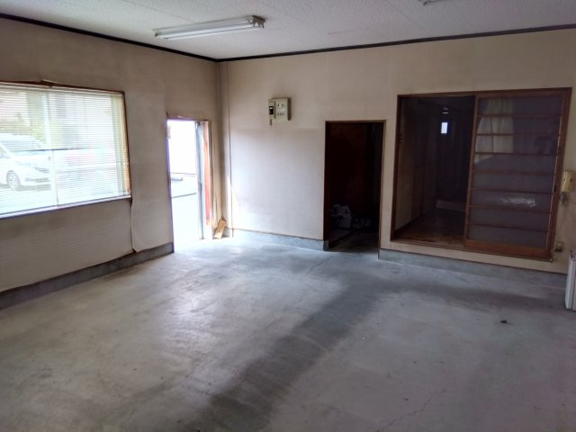 土間