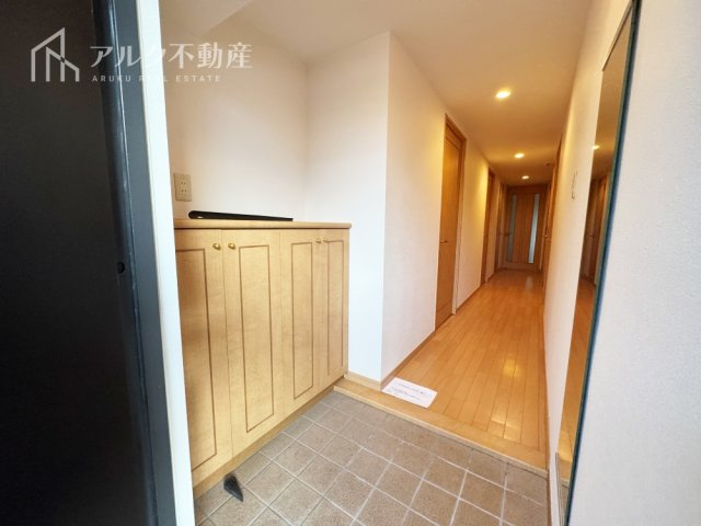 明るい玄関です