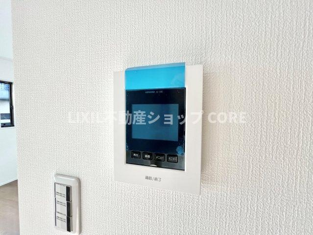 ＴＶモニター付インターホンでセキュリティ面にも配慮。小さなお子様のお留守番でも安心なアイテムです。　