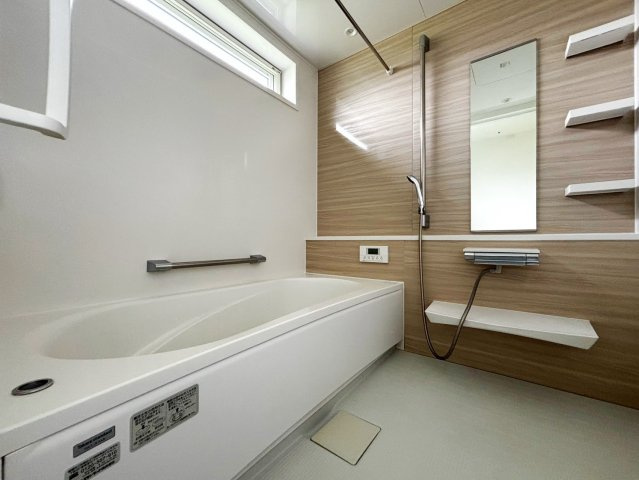 【バスルーム】地震にも安心のタカラ耐震ユニットバス採用♪フルオート、オール電化でいつでも入浴OKもまた嬉しいです(´ω｀)