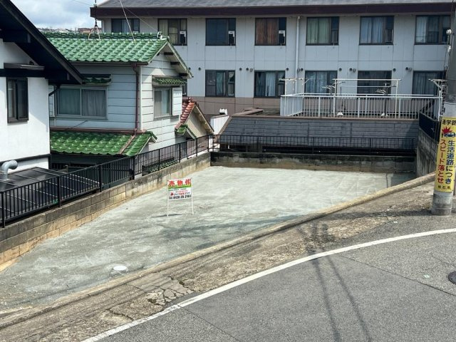 【現地土地写真】　建築条件はございませんので、お好きなハウスメーカーや工務店などで建築可能です。建築可能な建物のボリュームなど、お気軽にご相談ください！