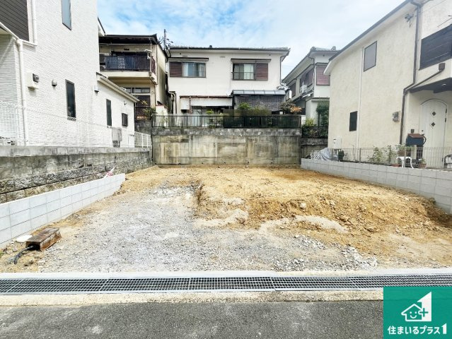 周辺は落ち着いた街並みの住宅地！子育てがしやすい住環境です！