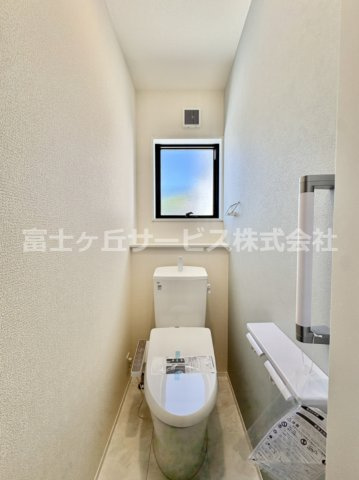清潔感のあるトイレです