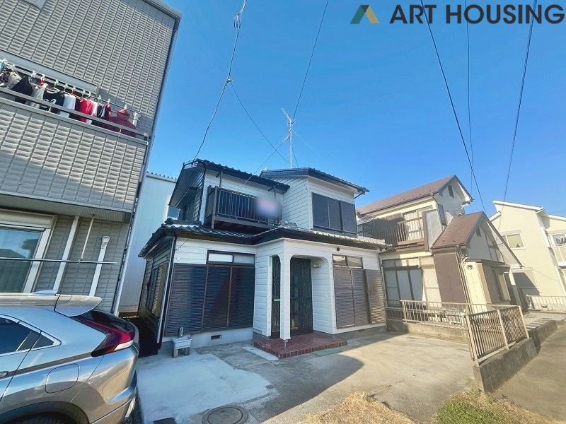 前面道路含む現地写真です