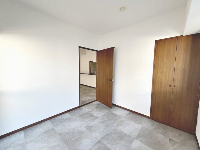明るい洋室です