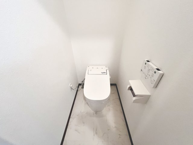 コンパクトで使いやすいトイレです