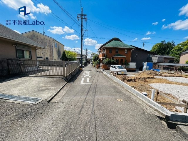 3方向道路のため圧迫感の無い立地♪