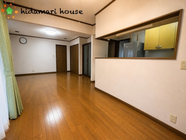 写真をAI加工しております。