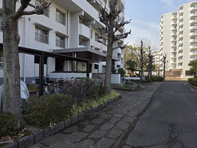 屋根付き駐輪場あり