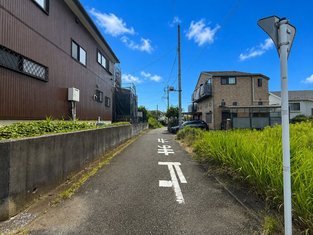 交通量の少ない、閑静な住宅地