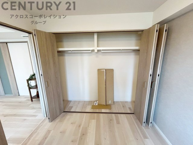 衣類やアクセサリー、小物類の収納が便利で整理整頓がしやすく、部屋の美観を保ちつつ、スペースを最大限に活用できます。衣服のしわやダメージを防ぎ、長持ちさせることができます。　