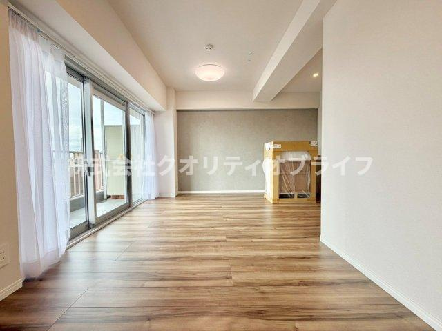東向きで明るい室内