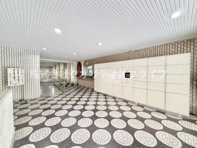 宅配ボックスがあるので外出の多い方に助かります